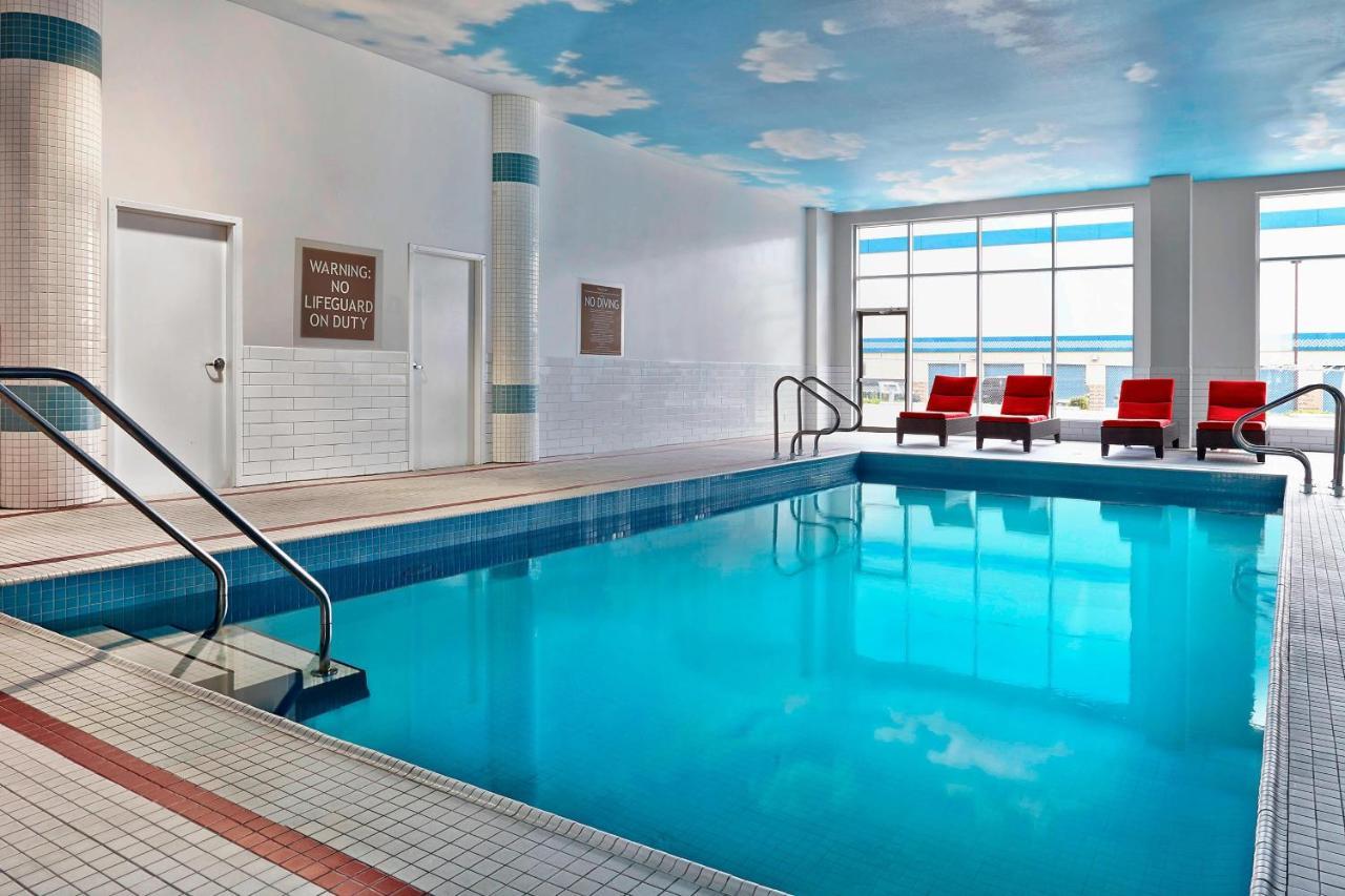 Four Points By Sheraton Calgary Airport Esterno foto