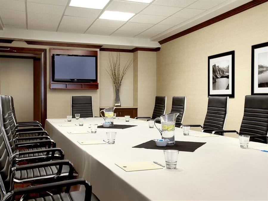 Four Points By Sheraton Calgary Airport Esterno foto